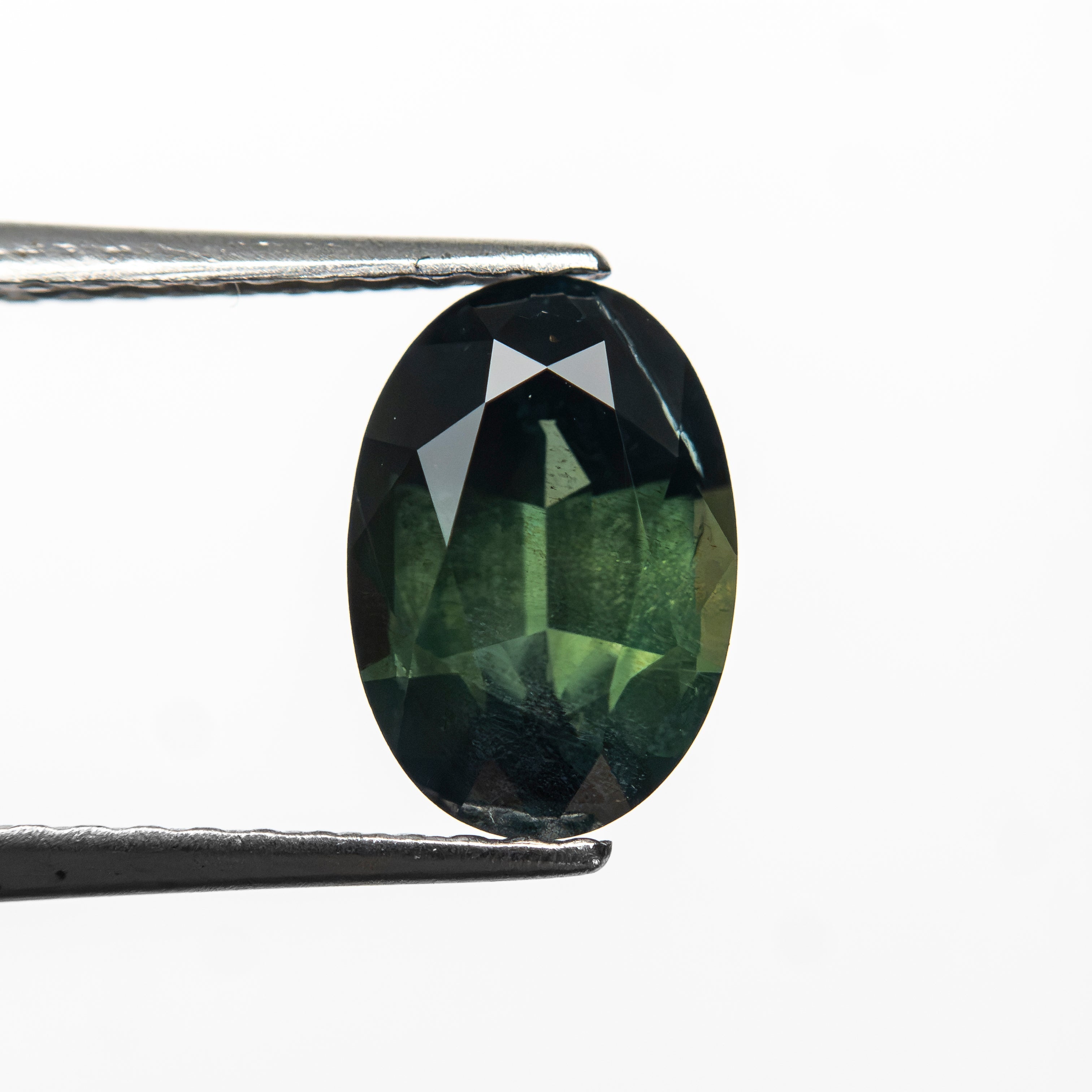 1.59ct 8.53x5.85x3.78mm Oval Brilliant Sapphire 28309-01 - Lelya - bespoke engagement and wedding rings made in Scotland, UK