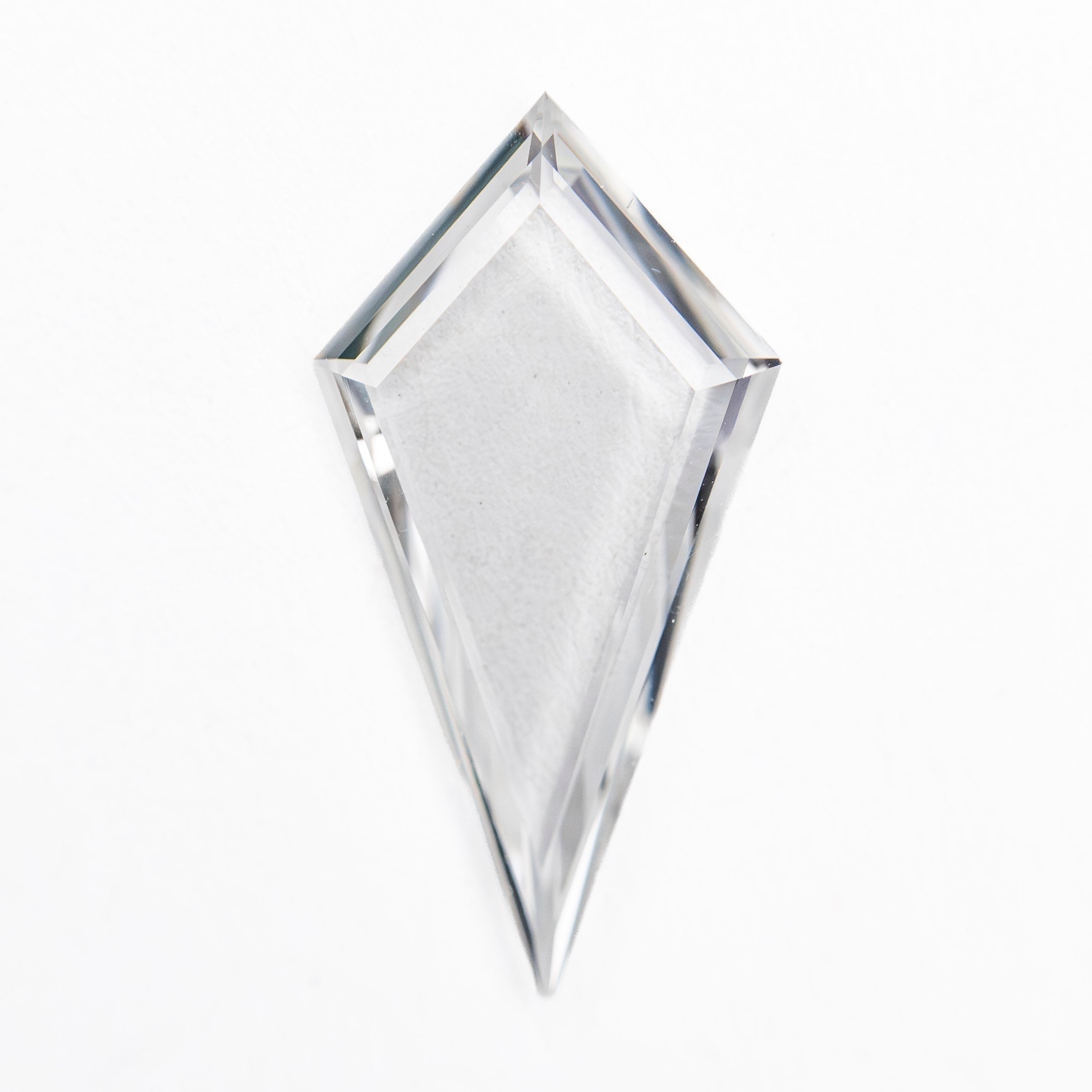 1.60ct 16.83x8.21x1.62mm Kite Portrait Cut Sapphire 27740-09 - Lelya - bespoke engagement and wedding rings made in Scotland, UK