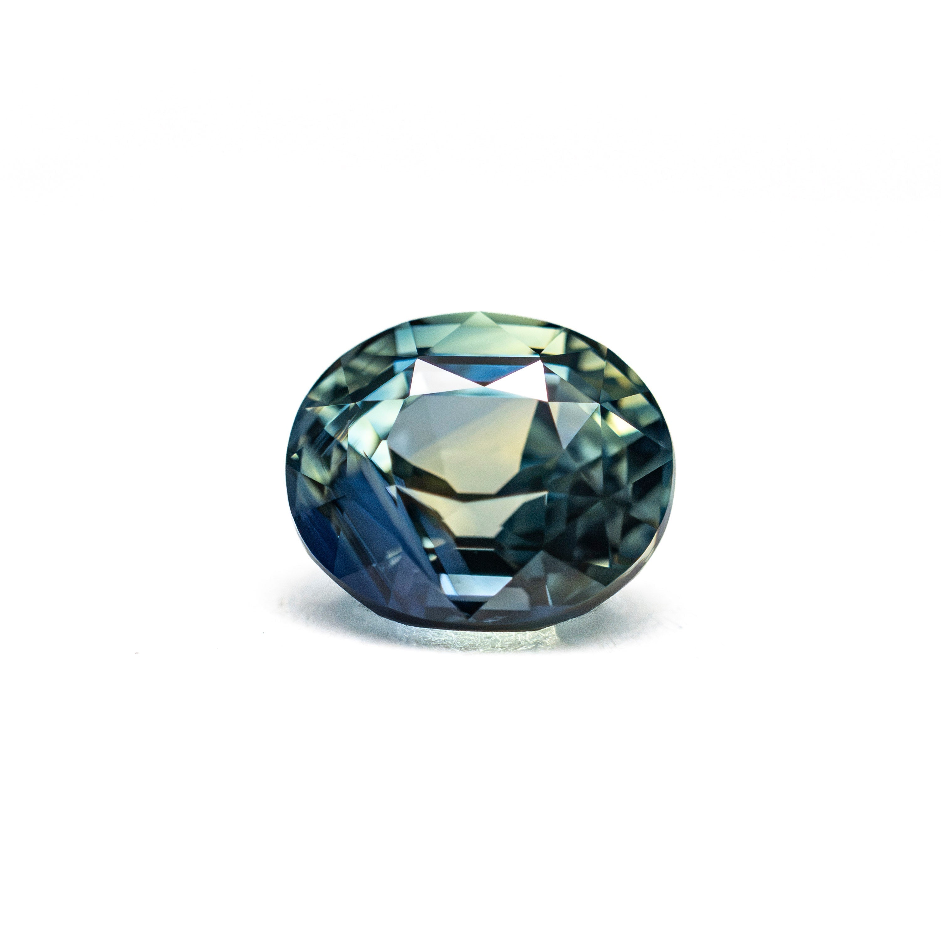 1.70ct 6.89x5.95x4.76mm Oval Brilliant Sapphire 28273-01 - Lelya - bespoke engagement and wedding rings made in Scotland, UK