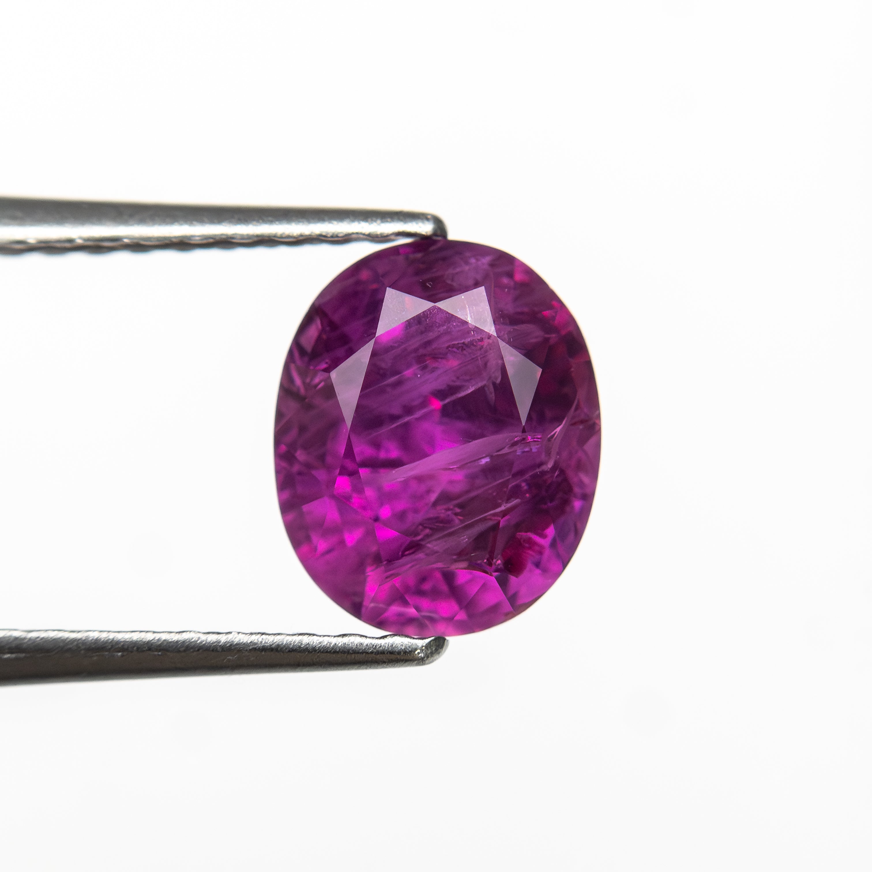 1.79ct 7.56x6.21x4.57mm Oval Brilliant Sapphire 27957 - 36 - Lelya - bespoke engagement and wedding rings made in Scotland, UK