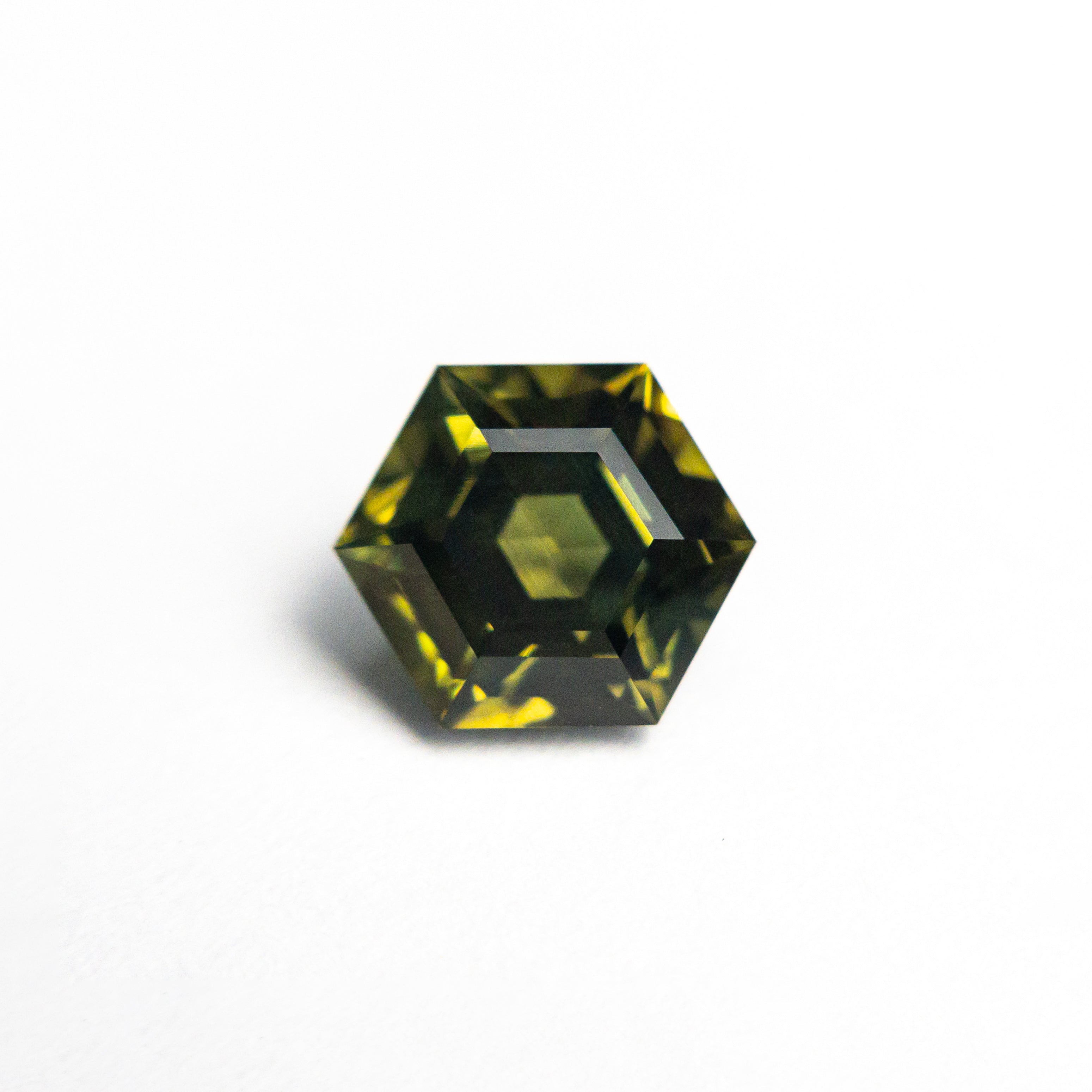 1.80ct 7.73x6.67x4.60mm Hexagon Step Cut Sapphire 26334 - 01 - Lelya - bespoke engagement and wedding rings made in Scotland, UK