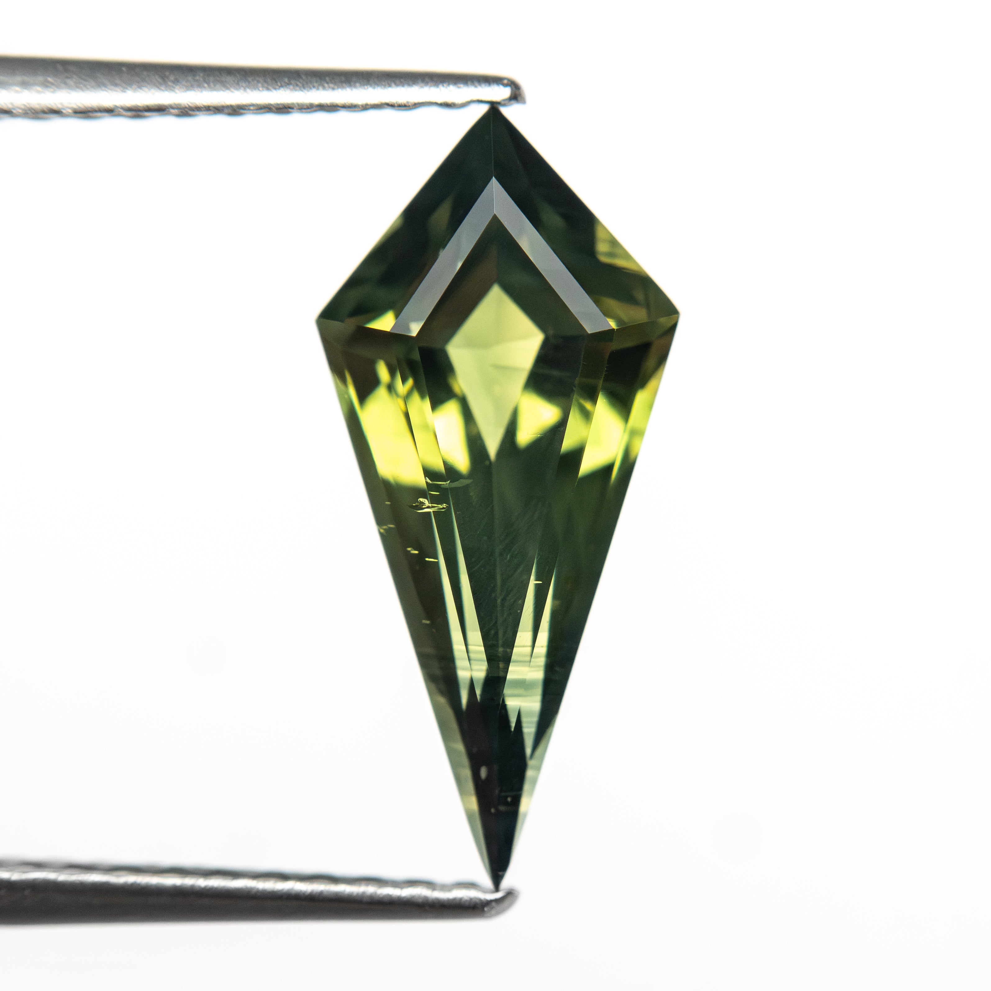 1.87ct 13.74x6.42x4.00mm Kite Step Cut Sapphire 27328 - 02 - Lelya - bespoke engagement and wedding rings made in Scotland, UK