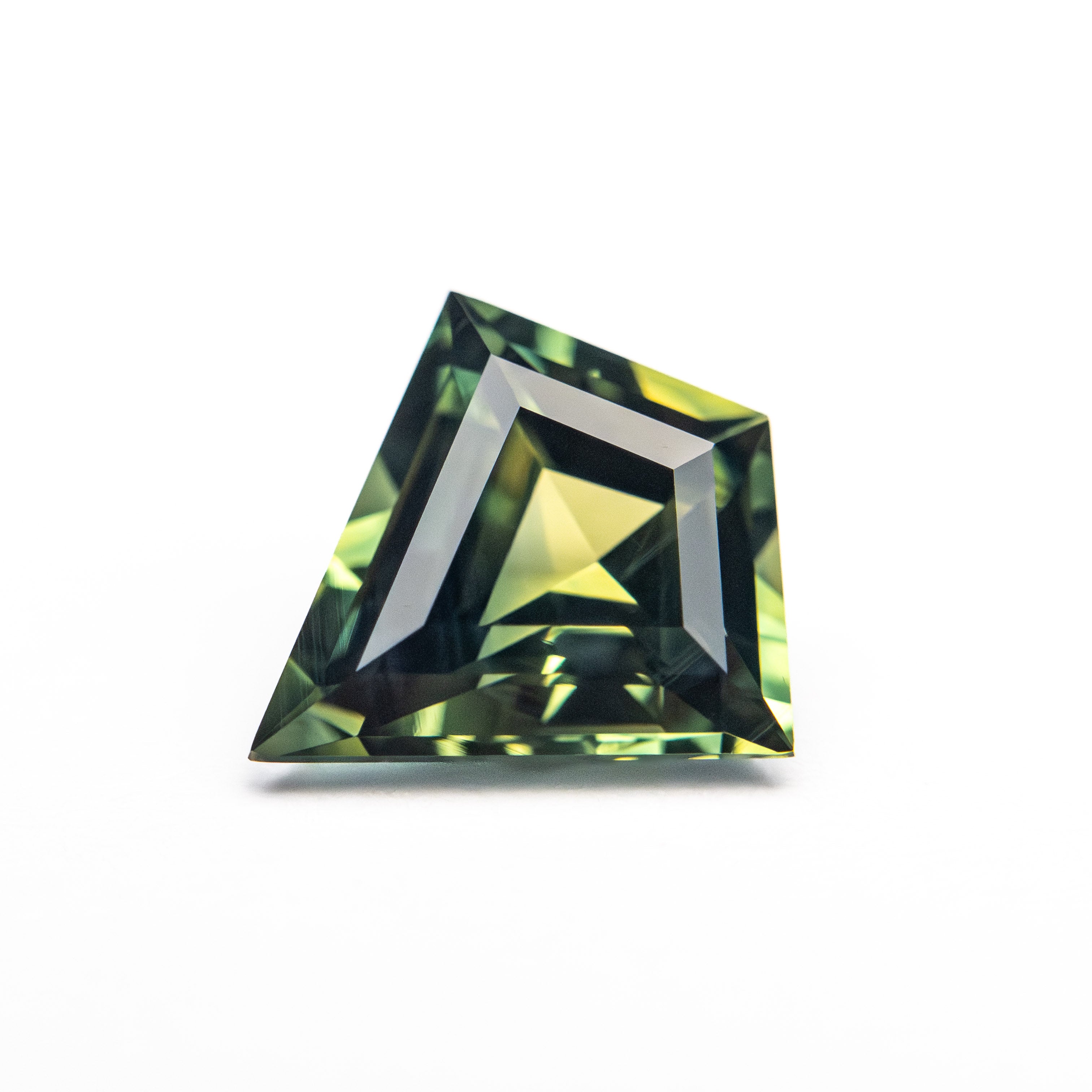 2.00ct 9.67x9.13x4.48mm Kite Step Cut Sapphire 26731 - 03 - Lelya - bespoke engagement and wedding rings made in Scotland, UK