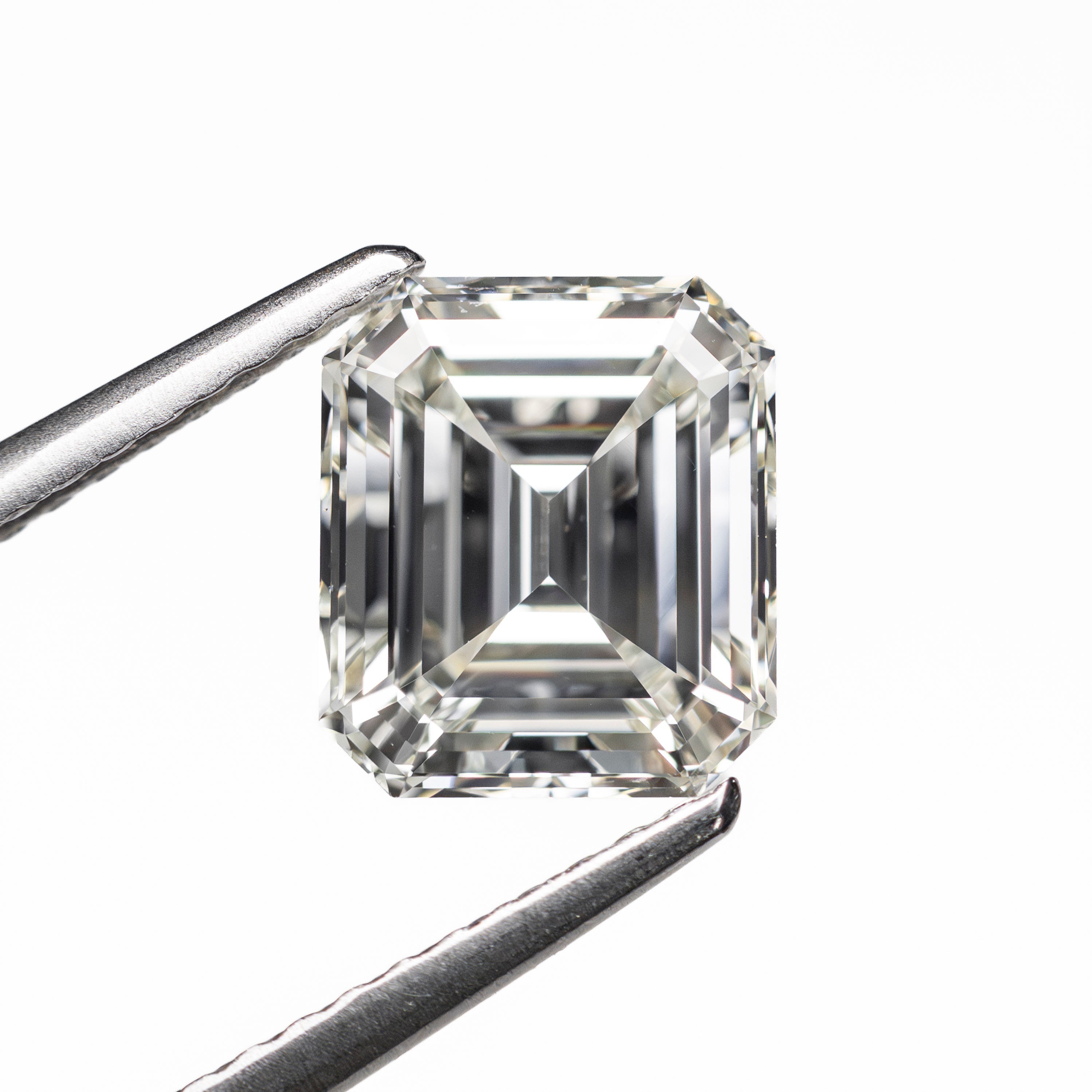 2.01ct 7.88x6.86x4.30mm GIA VS2 K Cut Corner Rectangle Step Cut 28036-01 - Lelya - bespoke engagement and wedding rings made in Scotland, UK
