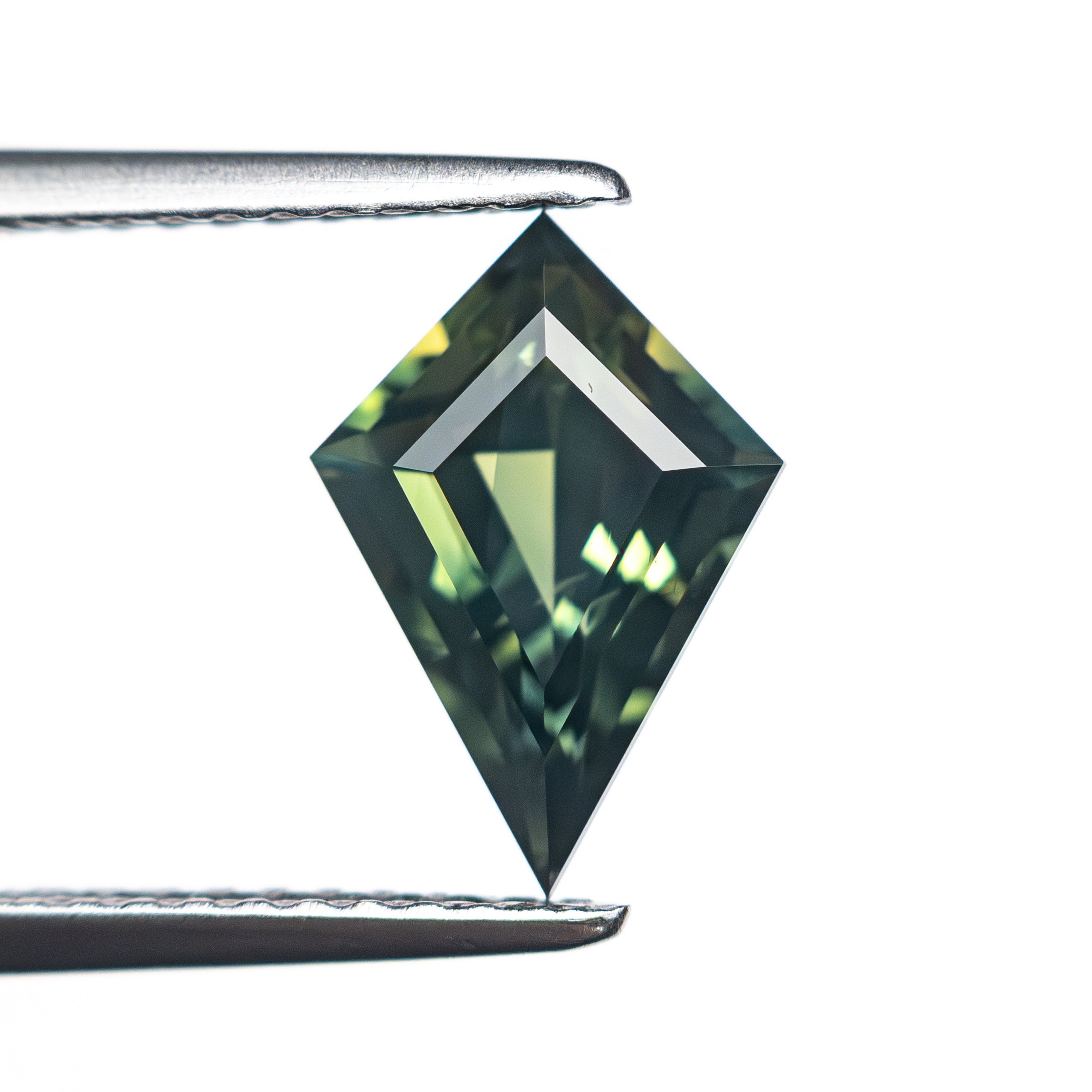2.46ct 11.71x8.79x4.92mm Kite Step Cut Sapphire 27140 - 02 - Lelya - bespoke engagement and wedding rings made in Scotland, UK