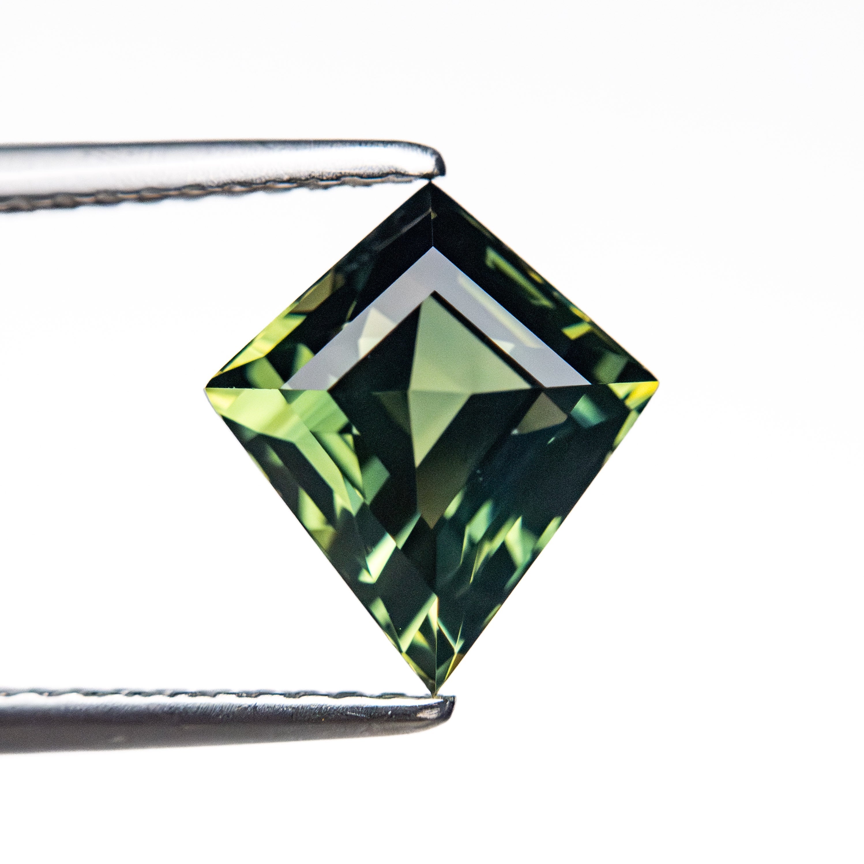 2.48ct 9.97x8.87x5.20mm Kite Step Cut Sapphire 26731 - 02 - Lelya - bespoke engagement and wedding rings made in Scotland, UK