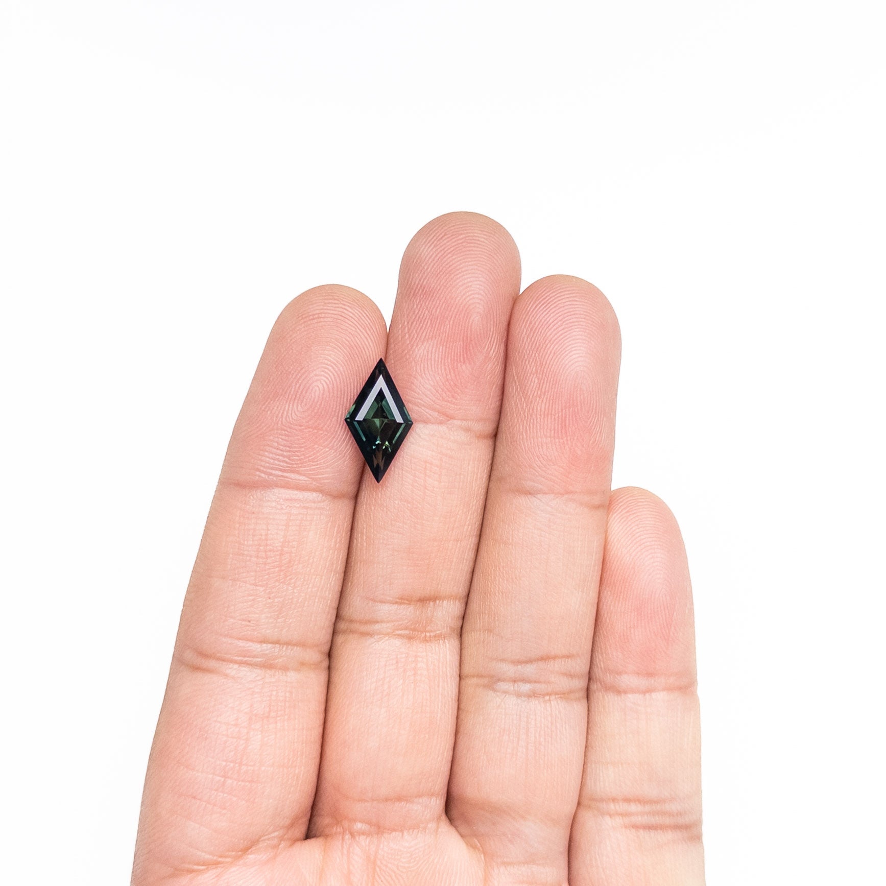 2.83ct 15.12x8.36x4.42mm Lozenge Sapphire 26514 - 01 - Lelya - bespoke engagement and wedding rings made in Scotland, UK