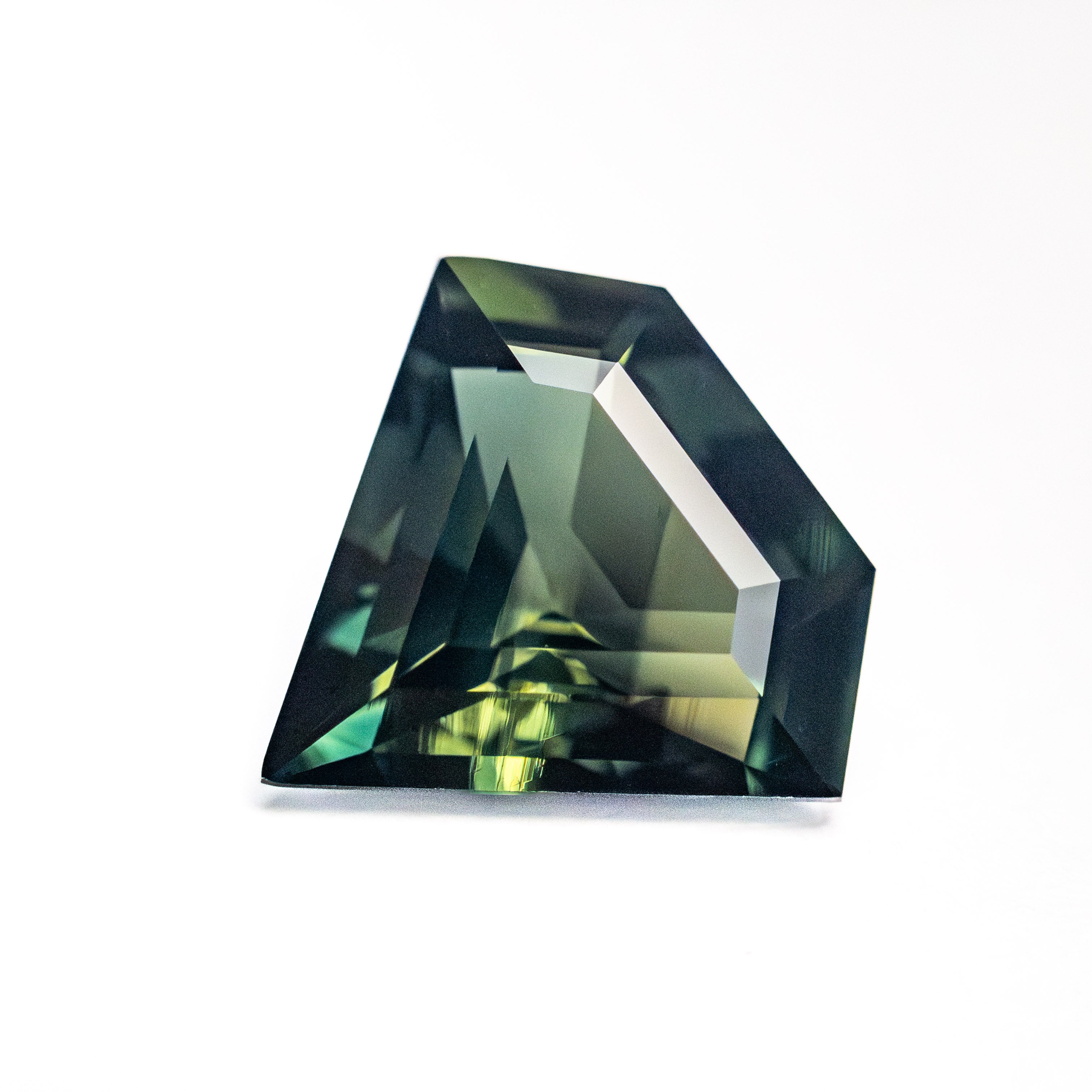 2.84ct 9.76x10.81x4.72mm Shield Step Cut Sapphire 26727 - 01 - Lelya - bespoke engagement and wedding rings made in Scotland, UK