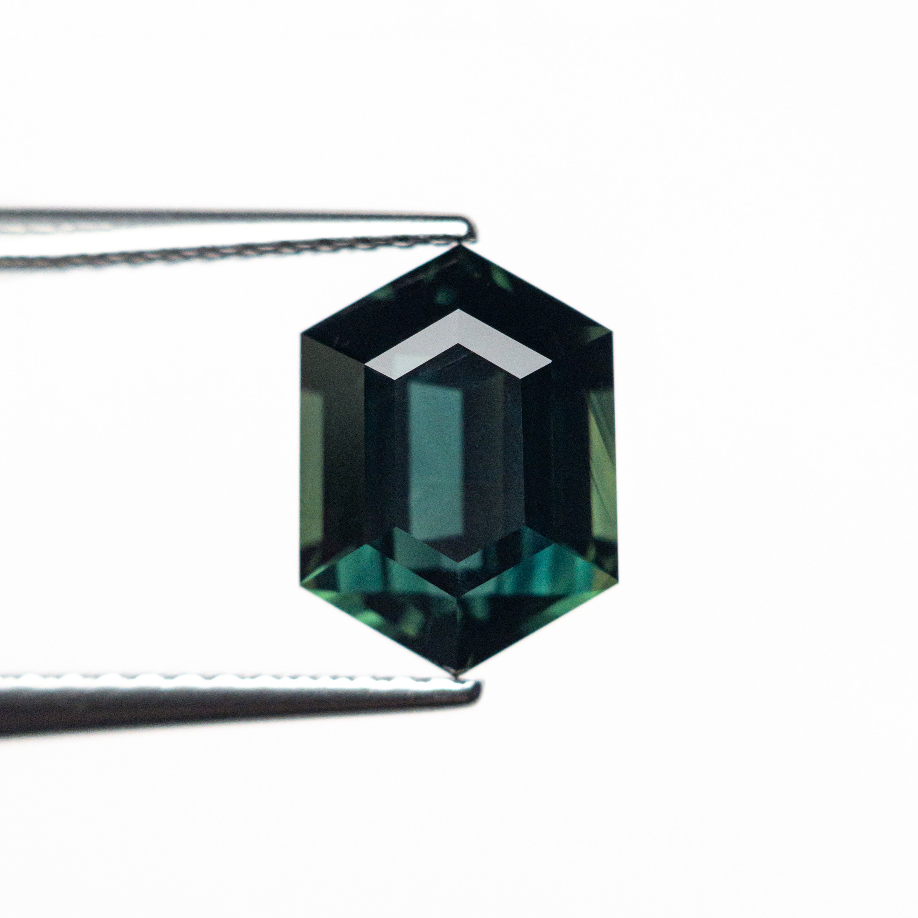 3.01ct 9.60x7.03x5.27mm Hexagon Step Cut Sapphire 26511 - 01 - Lelya - bespoke engagement and wedding rings made in Scotland, UK