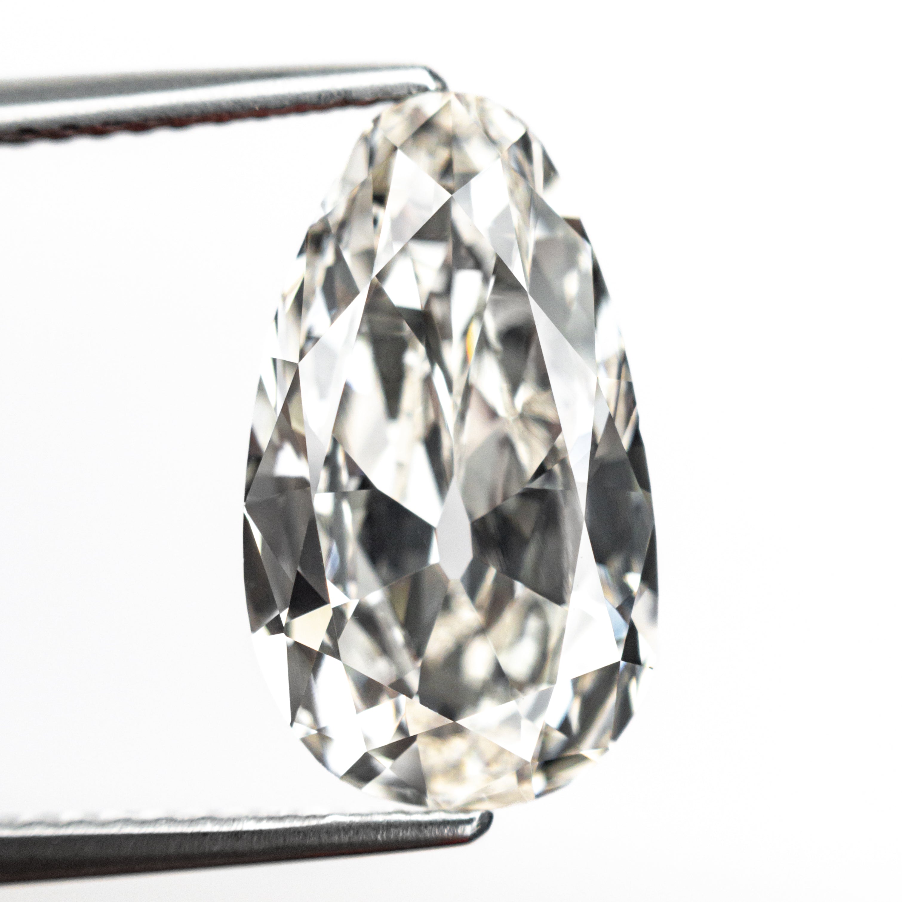 3.89ct 14.79x8.52x4.36mm VS1 K Modern Antique Pear Brilliant 25918 - 01 - Lelya - bespoke engagement and wedding rings made in Scotland, UK